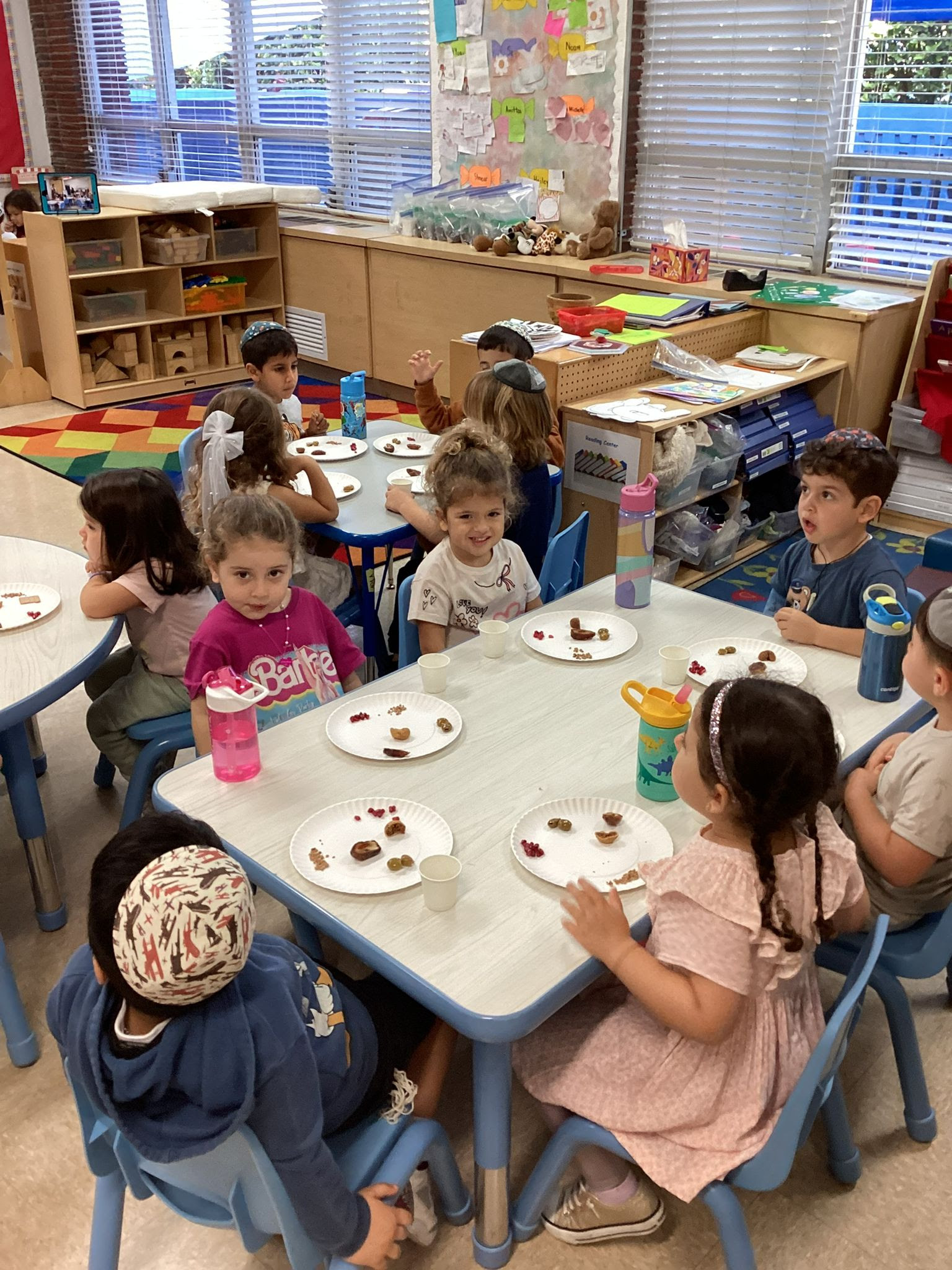 Nursery 3 Holds a Tu Bishvat Seder!